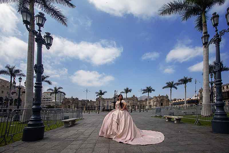 Foto de quinceañera en la casa fernandini