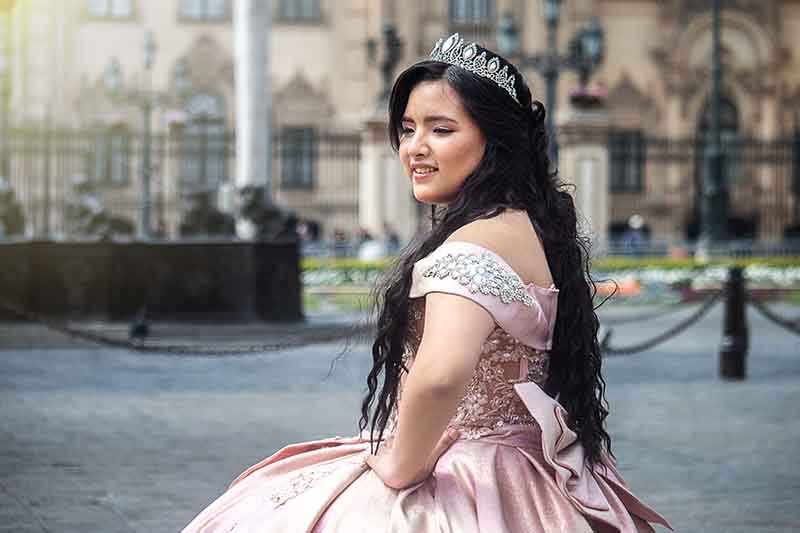 Foto de quinceañera en la casa fernandini